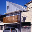 SMALL HOUSE SMALL OFFICE 勾配屋根の外観