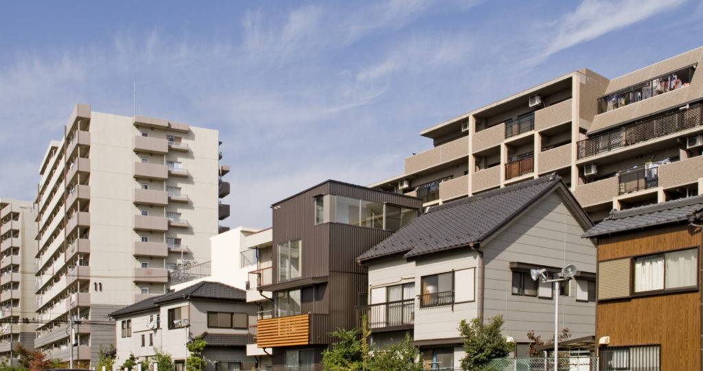 小さな敷地の立体都市住宅