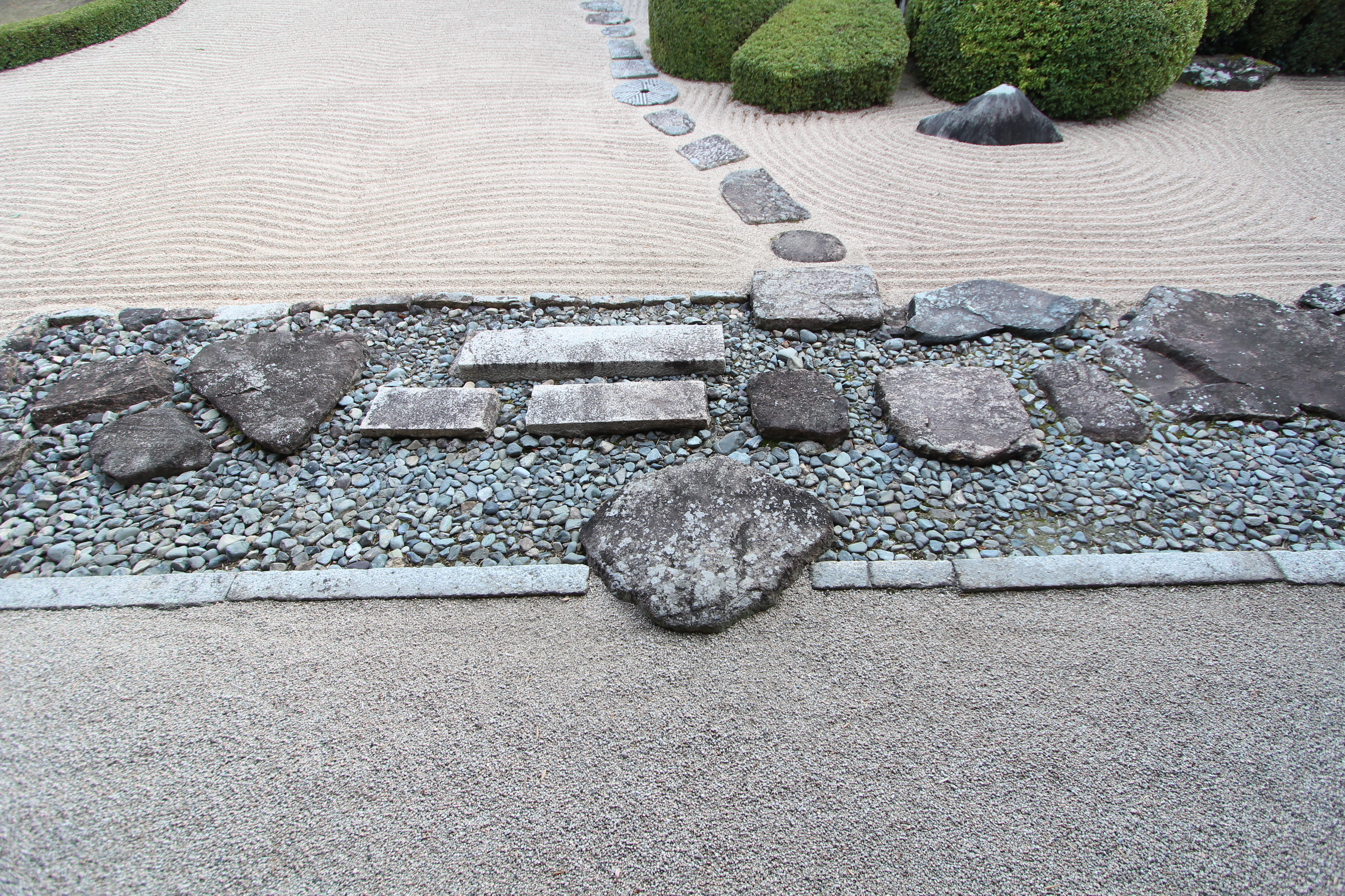 再び、頼久寺の飛び石 - ブログ - 名古屋の住宅設計事務所 才本設計