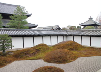 東福寺方丈庭園　南庭の京都五山の築山