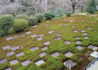 東福寺方丈庭園　北庭　敷石と苔の市松模様