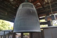 秀吉の「国家安康」の鐘と周辺の史跡　石塁と南大門