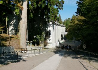 比叡山延暦寺　改修工事中の根本中堂をみる