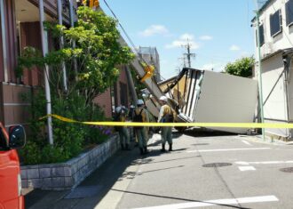 クレーンが倒れる事故に遭遇