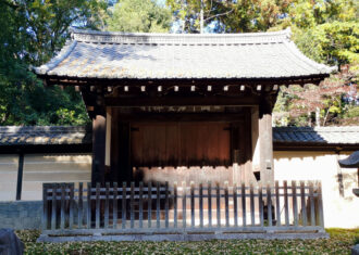 妙興寺　唯一の創建時の遺産　勅使門