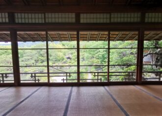 對龍山荘の数寄屋建築