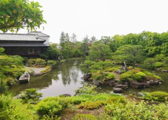 對龍山荘　庭と建築がつくる見事な宇宙
