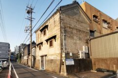 那古野の杉本家の石蔵をみる