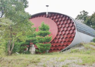 コルゲートパイプの家（旧川合健二邸）を体験する