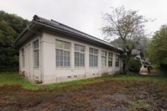 足助小学校と旧足助資料館